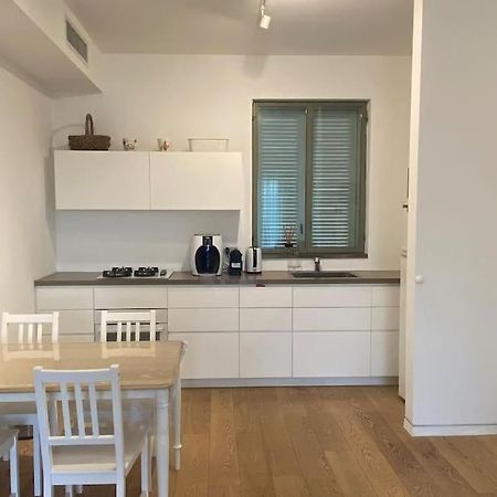 Laura Compound- Authentic 1 Bedroom Charming & Specious تل أبيب المظهر الخارجي الصورة
