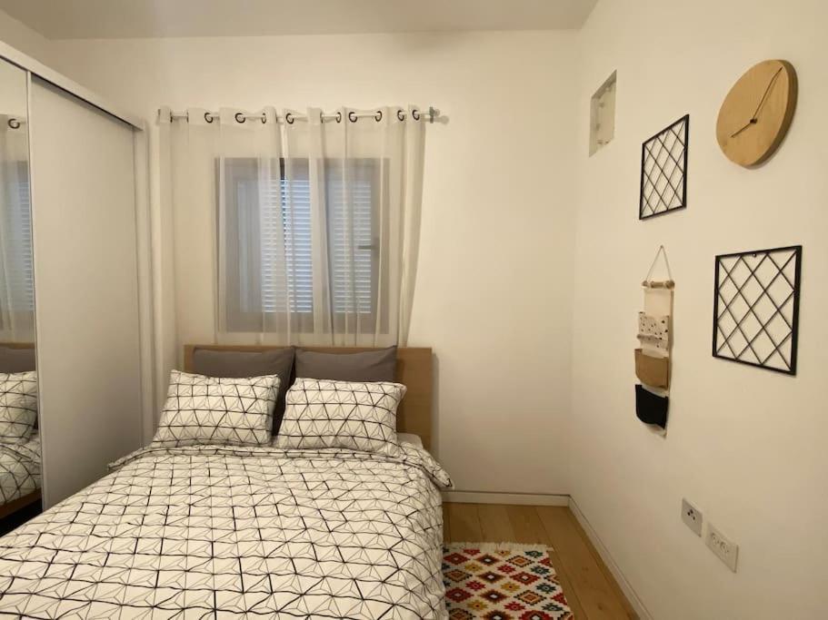 Laura Compound- Authentic 1 Bedroom Charming & Specious تل أبيب المظهر الخارجي الصورة