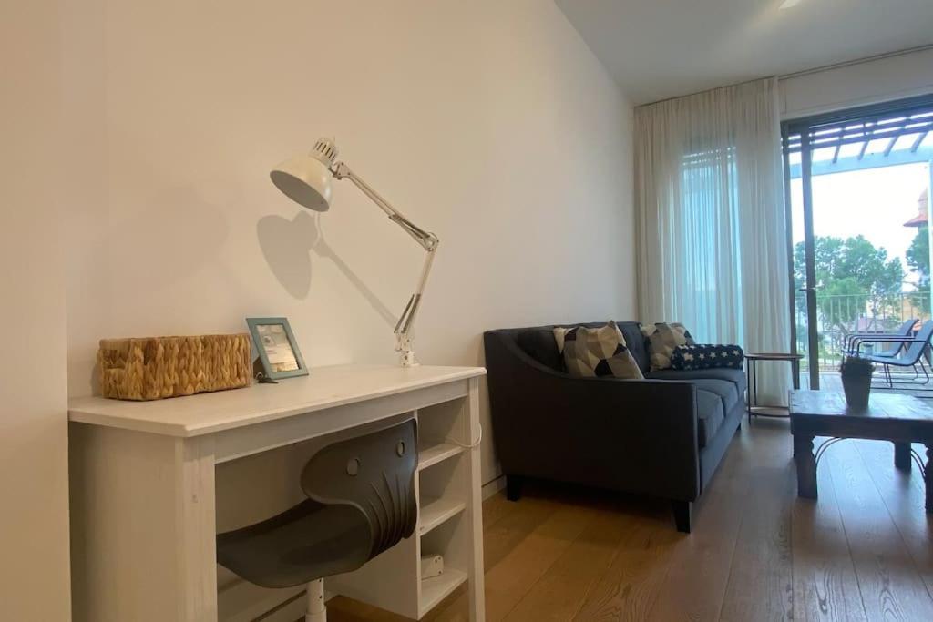 Laura Compound- Authentic 1 Bedroom Charming & Specious تل أبيب المظهر الخارجي الصورة