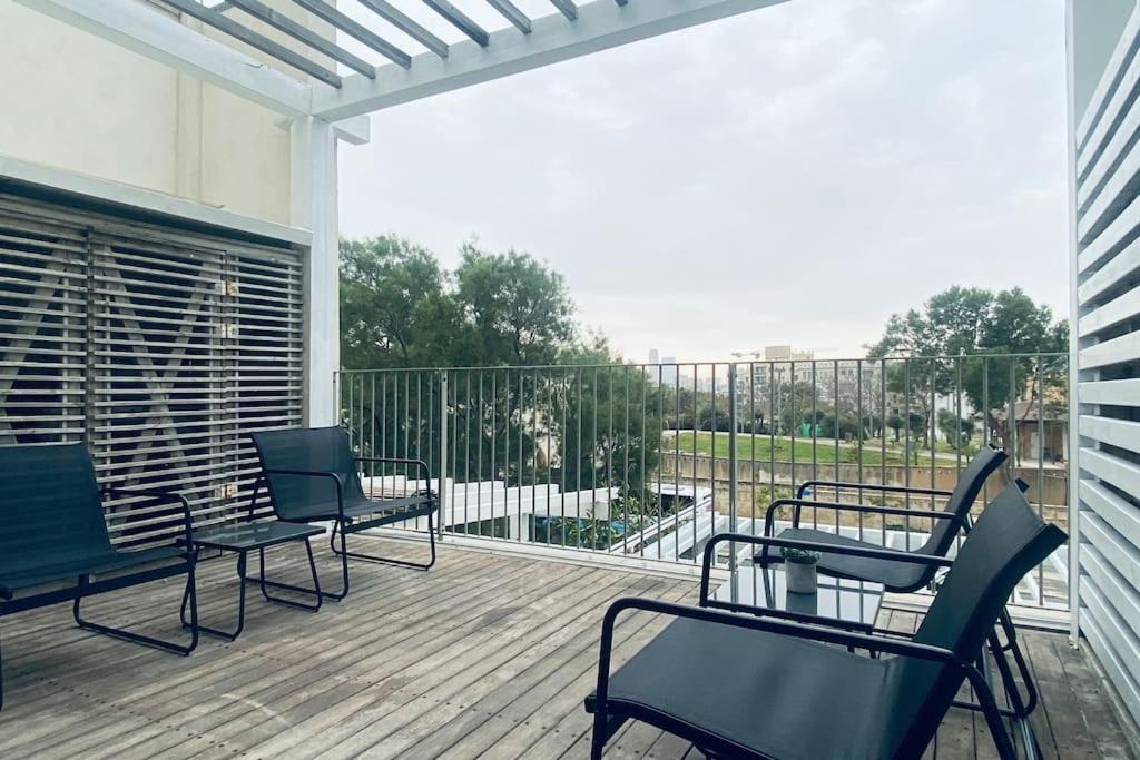 Laura Compound- Authentic 1 Bedroom Charming & Specious تل أبيب المظهر الخارجي الصورة